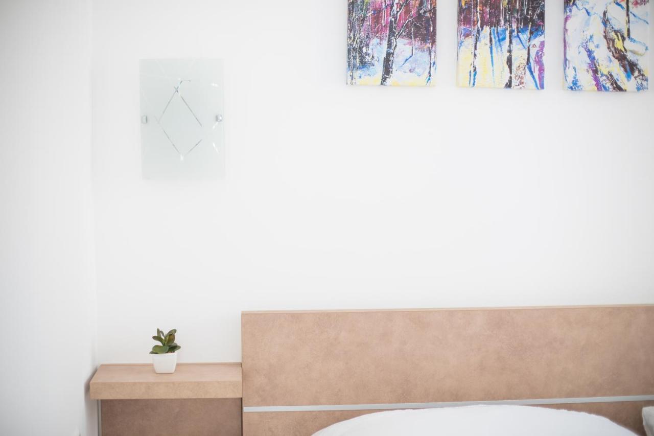 Apartman Roza Подстрана Екстериор снимка